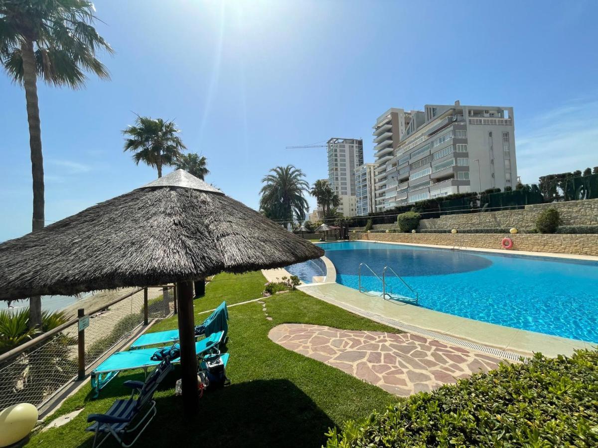 Primera linea vistas piscina y parking Calpe Exterior foto